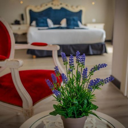 Alexain Hotel Restaurant & Wellness - Colmar Ouest ตรัวส์-เอปีส์ ภายนอก รูปภาพ
