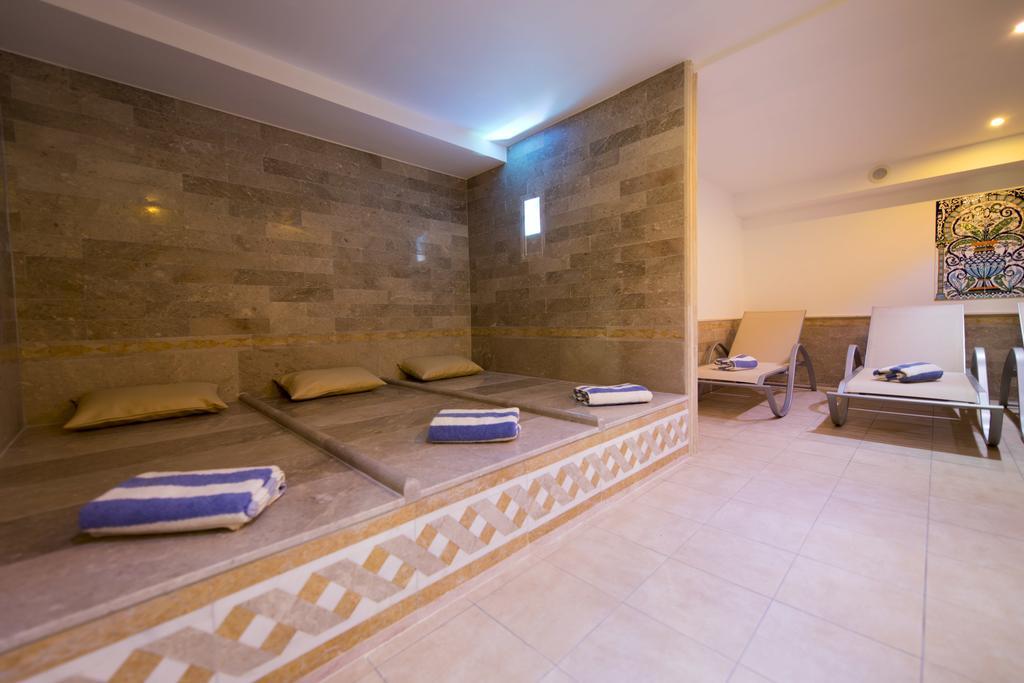 Alexain Hotel Restaurant & Wellness - Colmar Ouest ตรัวส์-เอปีส์ ภายนอก รูปภาพ