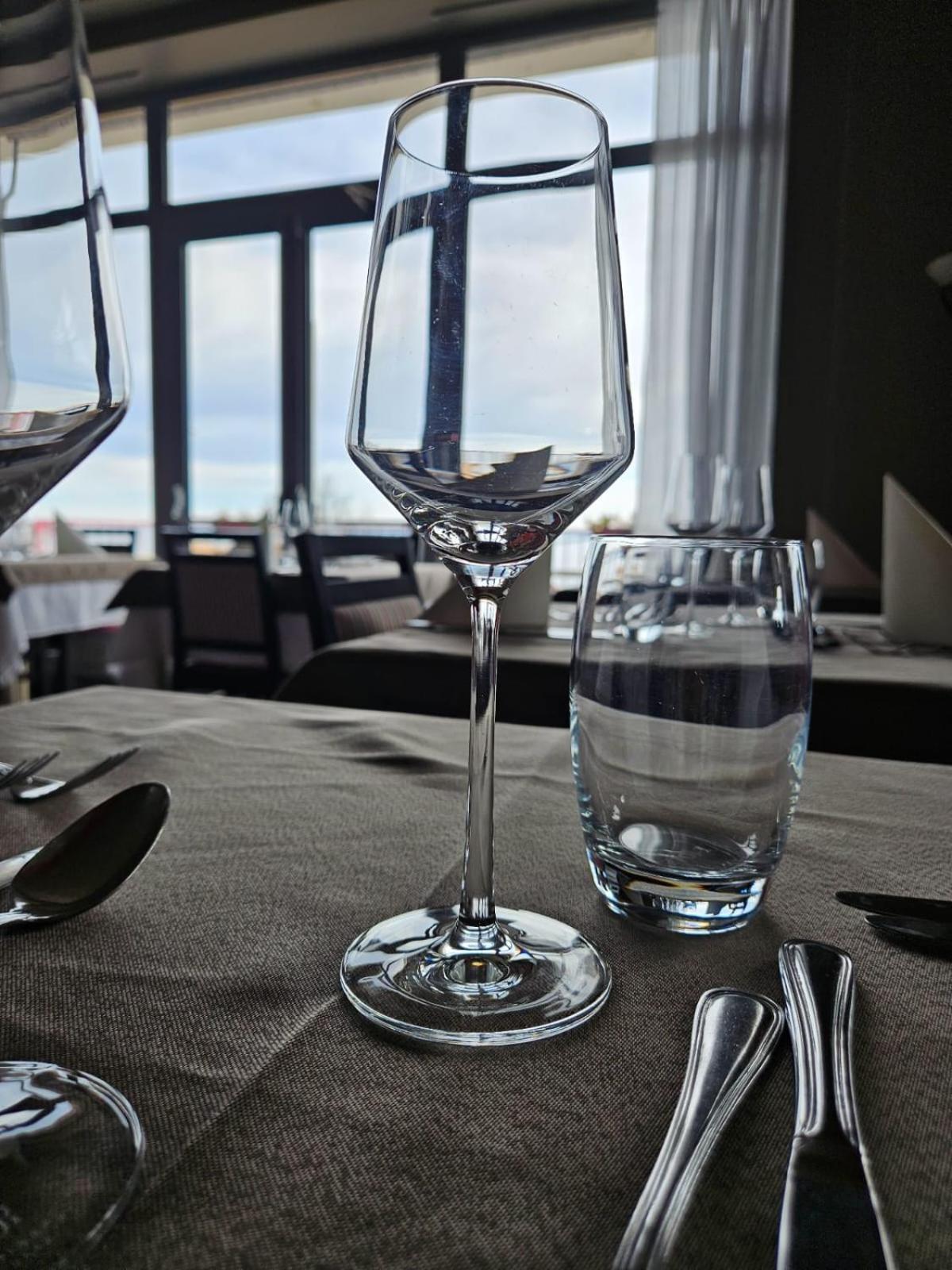 Alexain Hotel Restaurant & Wellness - Colmar Ouest ตรัวส์-เอปีส์ ภายนอก รูปภาพ