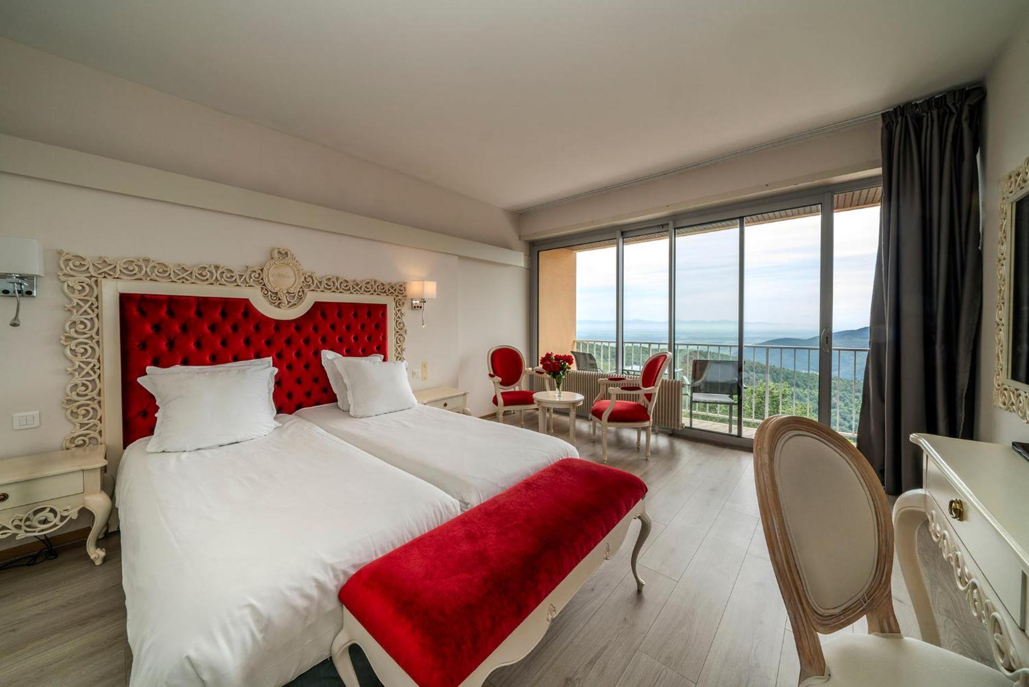 Alexain Hotel Restaurant & Wellness - Colmar Ouest ตรัวส์-เอปีส์ ภายนอก รูปภาพ