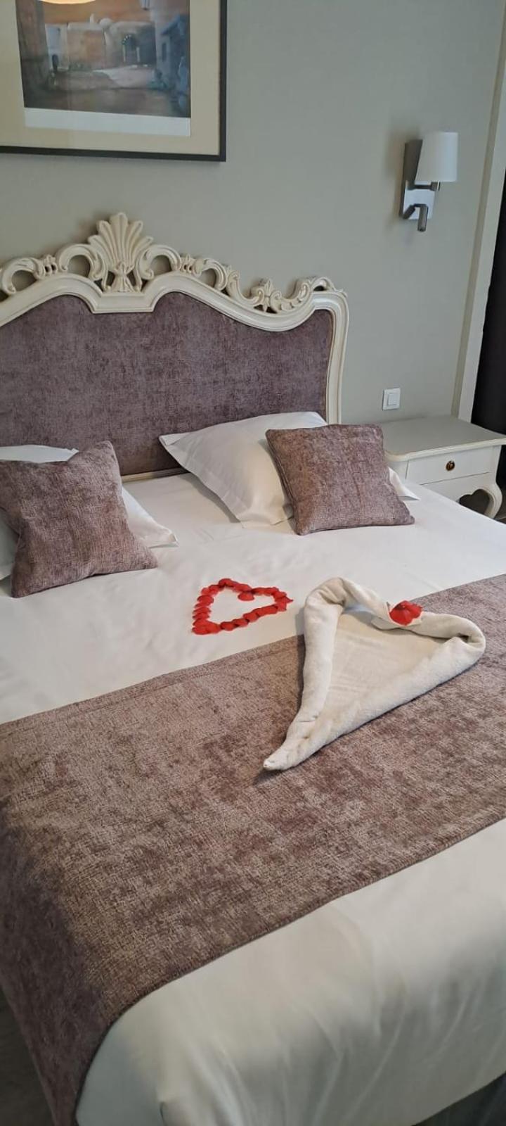 Alexain Hotel Restaurant & Wellness - Colmar Ouest ตรัวส์-เอปีส์ ภายนอก รูปภาพ