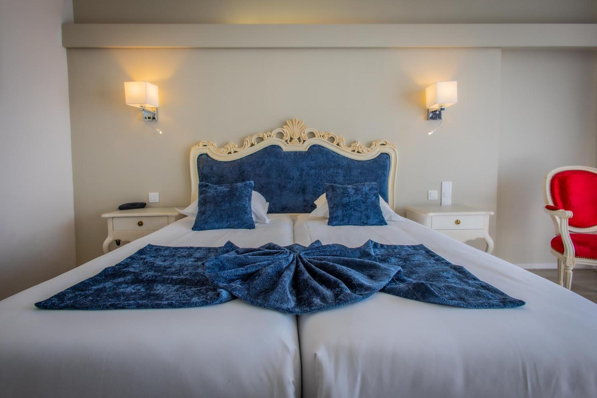 Alexain Hotel Restaurant & Wellness - Colmar Ouest ตรัวส์-เอปีส์ ภายนอก รูปภาพ