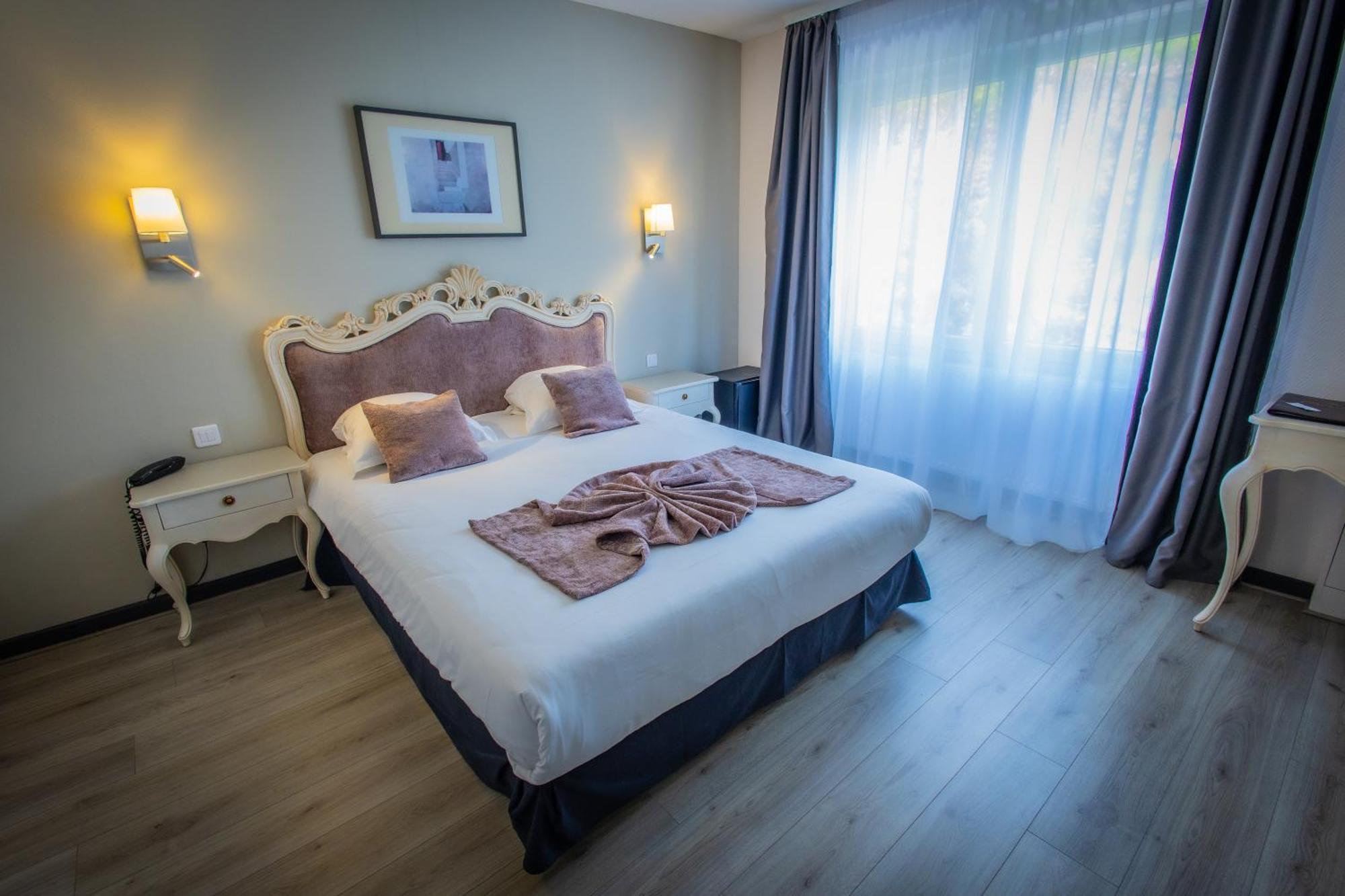 Alexain Hotel Restaurant & Wellness - Colmar Ouest ตรัวส์-เอปีส์ ภายนอก รูปภาพ