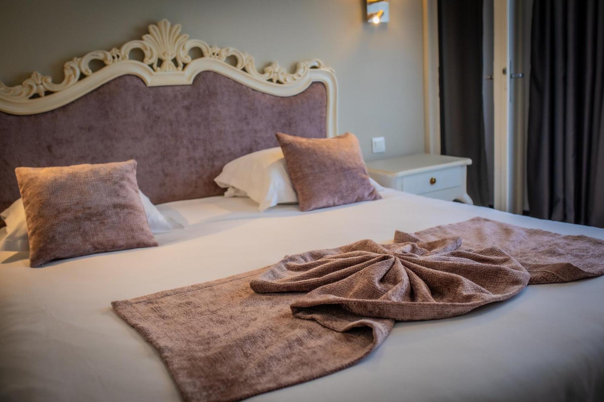 Alexain Hotel Restaurant & Wellness - Colmar Ouest ตรัวส์-เอปีส์ ภายนอก รูปภาพ