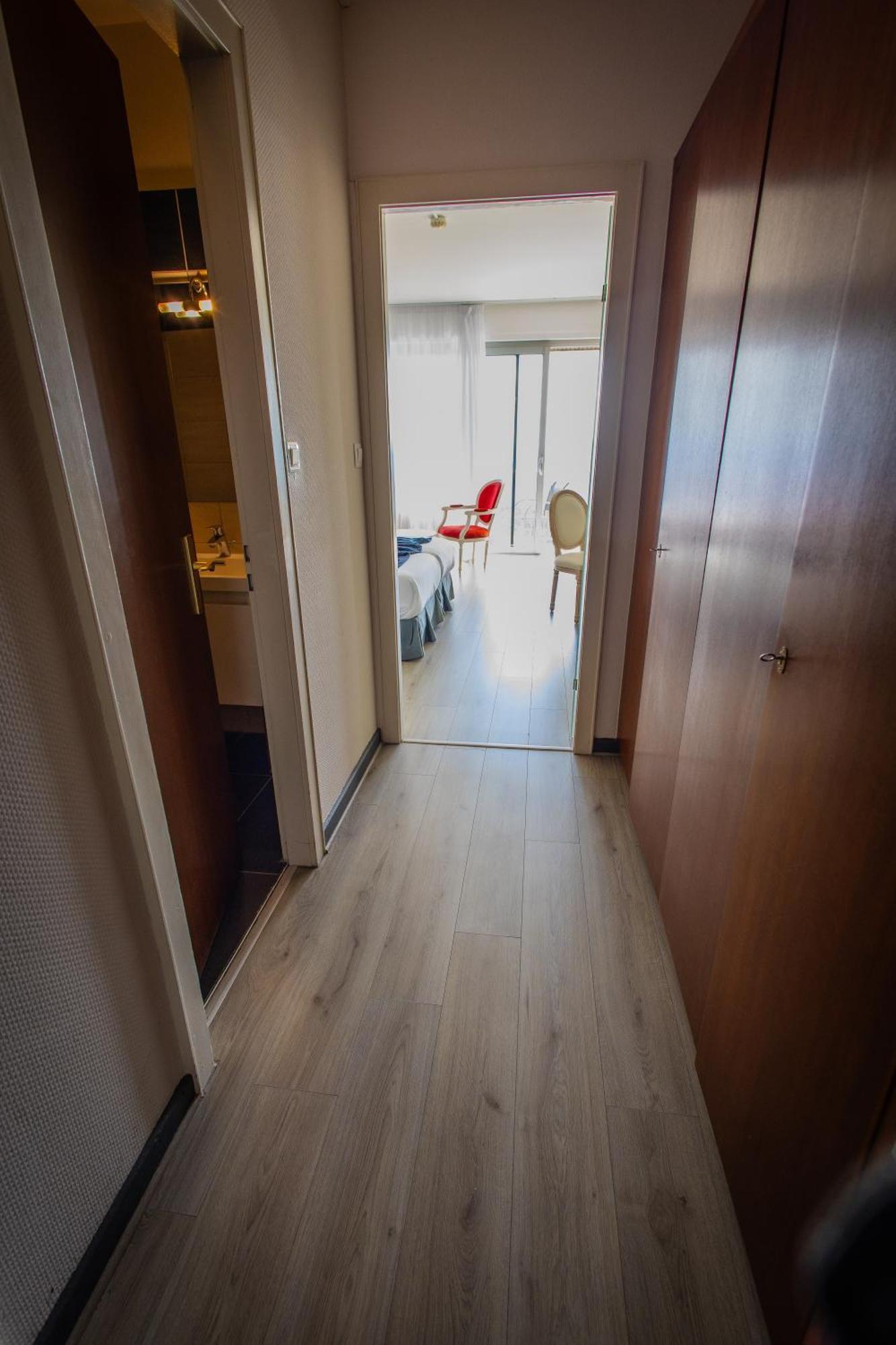 Alexain Hotel Restaurant & Wellness - Colmar Ouest ตรัวส์-เอปีส์ ภายนอก รูปภาพ