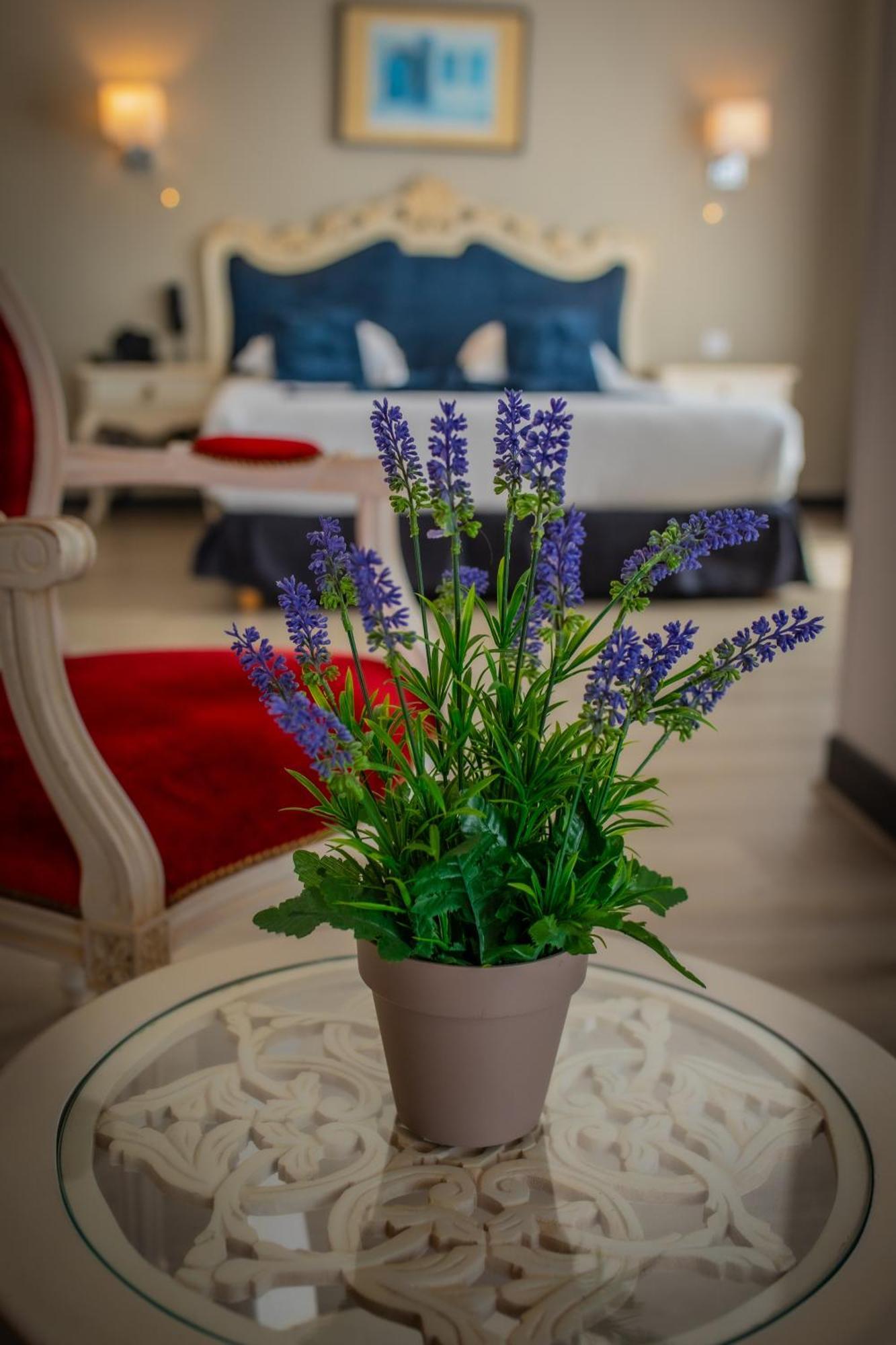 Alexain Hotel Restaurant & Wellness - Colmar Ouest ตรัวส์-เอปีส์ ภายนอก รูปภาพ